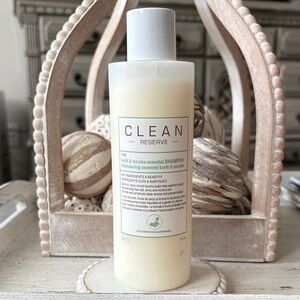 CLEAN RESERVE Buriti & Tucuma Essential Shampoo